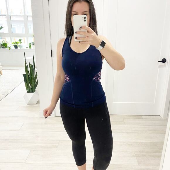 Gap Blue Floral Racerback Workout Tank Size XS - Picture 2 of 7